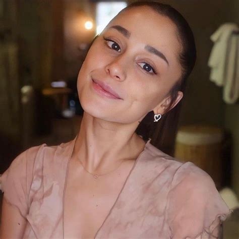 ari no makeup|9 Stunning Photos Of Ariana Grande Without Makeup